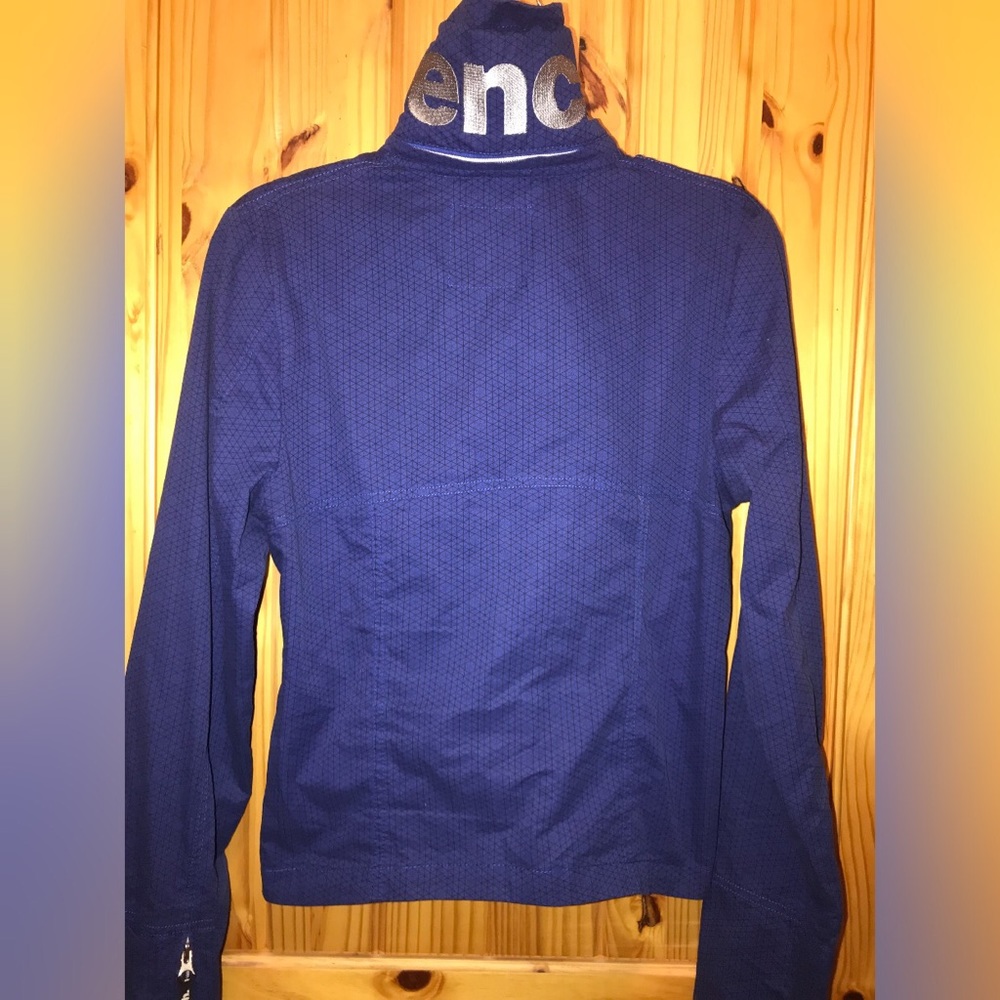 BENCH BBQ JACKET: SIZE LARGE 💙